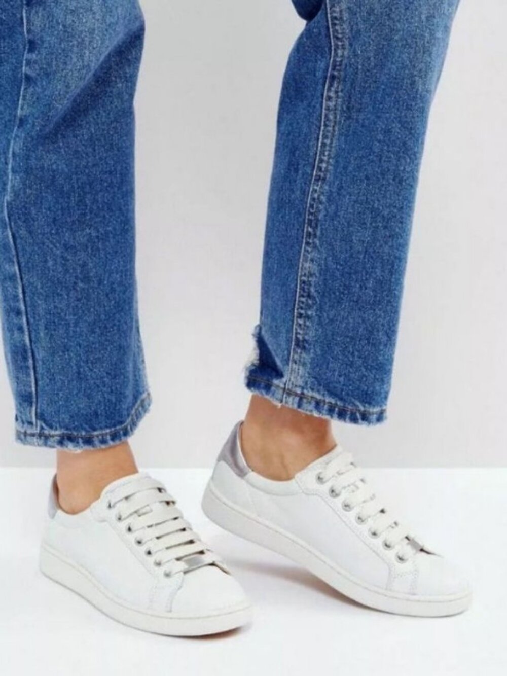 UGG Milo White Leather Sneakers Low Top Women Size 7 Trainers 1019107